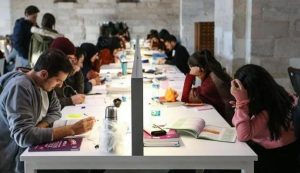 15-mayis-universiteler-tatil-mi-15-mayis-okullar-tatil-mi-15-mayis-okul-var-OwGdfbih.jpg