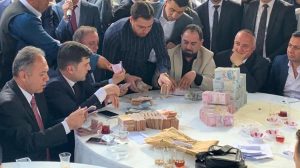 2-gun-2-gece-suren-asiret-dugununde-damada-5-milyon-300-bin-tl-geline-9xTC4JXJ.jpg