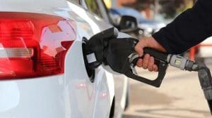 akaryakit-fiyatlari-yine-degisiyor-hem-benzine-hem-motorine-indirim-geliyor-CO8sUnG7.jpg