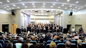 bornova-belediyesi-hobi-ve-beceri-edindirme-kursiyerleri-bahar-konserleri-verdi-TmYzRnbz.jpg