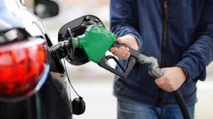 bu-gece-yarisi-benzine-43-kurus-motorine-ise-66-kurus-zam-gelmesi-bekleniyor-VGejE4SE.jpg
