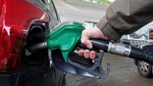 indirim-sevinci-kisa-surdu-benzin-ve-motorine-bu-kez-zam-geliyor-8NFa3U6A.jpg