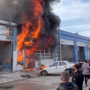 inegolde-oto-boya-ve-kaporta-dukkaninda-yangin-kCaSwSR5.jpg