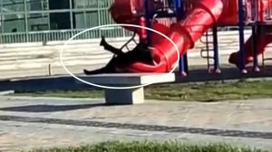 kaydirakta-sikisti-fotograf-karesindeki-bir-ulkenin-devlet-baskani-xrtRyUzR.jpg