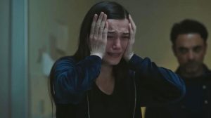 pinar-deniz-yargi-dizisindeki-basarili-performansiyla-izleyicilerden-tam-not-aldi-buSPTSrl.jpg