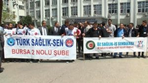 saglik-calisanlari-saldiriyi-protesto-etti-xDSB3x3j.jpg