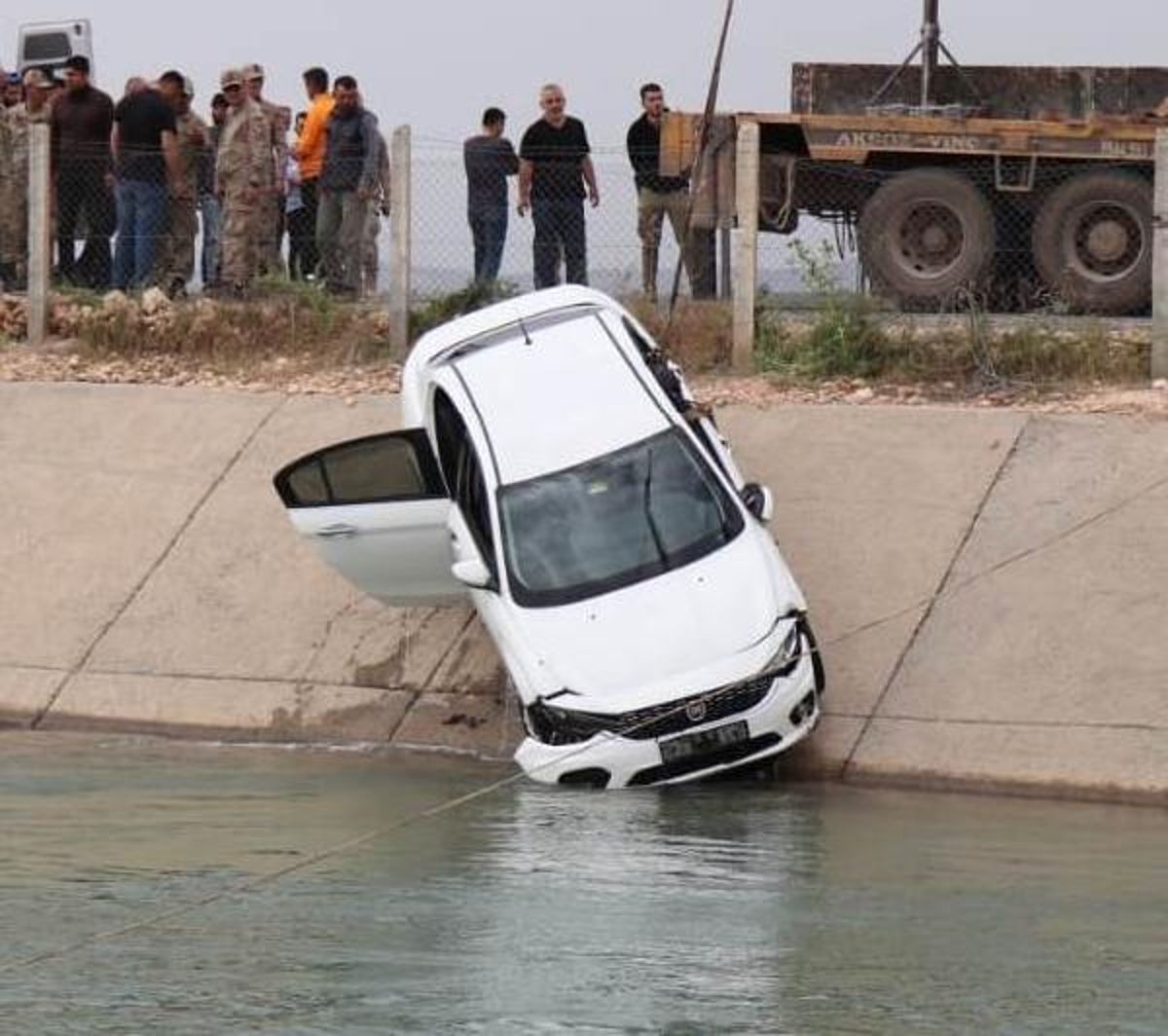 Şanlıurfa’da düğüne giden araç sulama kanalına uçtu: 2 ölü, 1 yaralı, 1 kişi kayıp