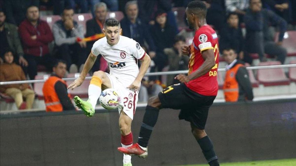 Sezon sonu kılıçlar çekilecek! Galatasaray’ın yıldızı Rashica’ya Fenerbahçe kanca attı