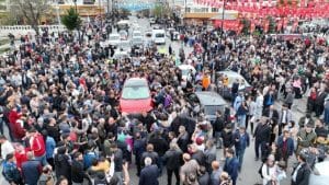 sivasta-toggun-kirmizi-suv-modeli-yogun-ilgi-gordu-ZhUHbdPX.jpg