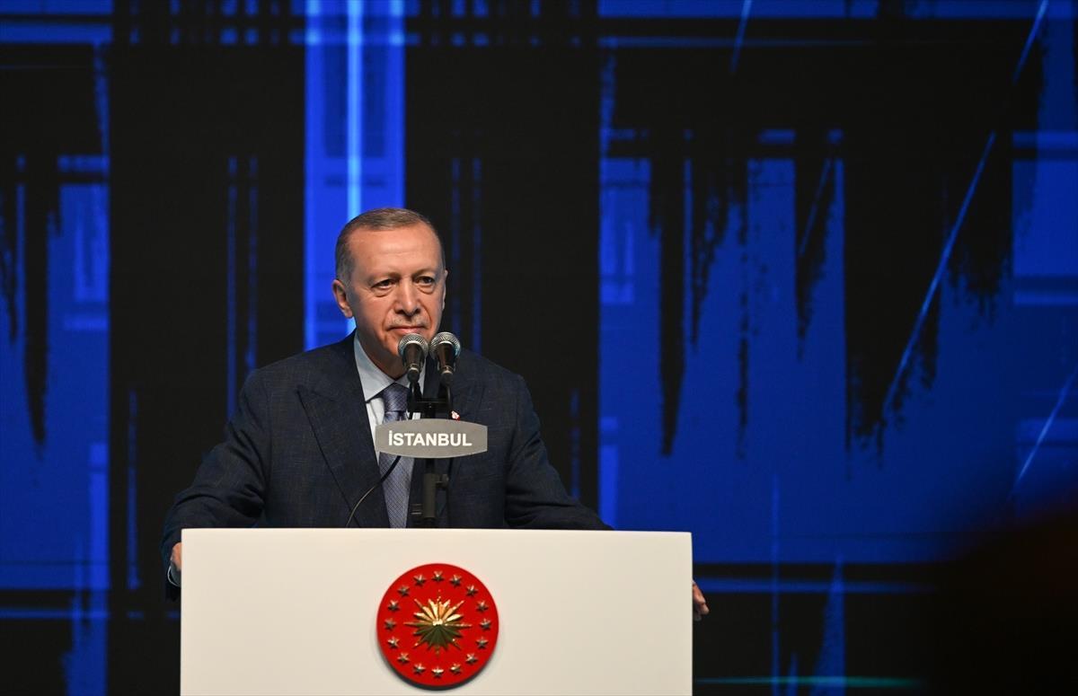 Son Dakika! Cumhurbaşkanı Erdoğan’dan İmamoğlu’na taşlı saldırıyla ilgili ilk yorum: Kendi kendilerine provokasyon çıkarıyorlar