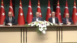 son-dakika-kamu-iscisine-yuzde-45-zam-en-dusuk-maas-15-bin-tl-oldu-ptPte7Zv.jpg