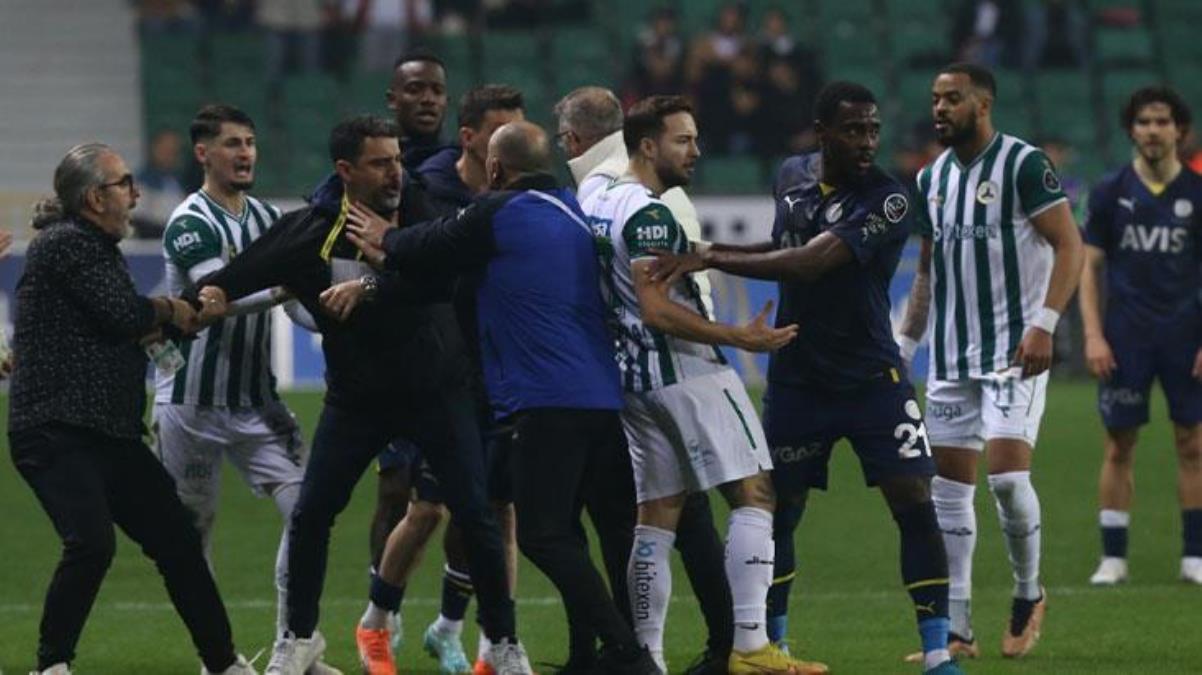 Sular durulmuyor! Giresun ve F.Bahçe’nin futbolcuları koridorda birbirine girdi, olaya polis el attı