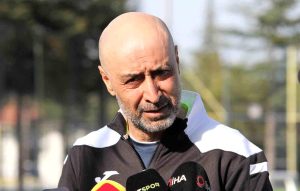 tolunay-kafkas-bu-takim-taraftarin-ozledigi-gibi-bir-futbol-oynayacak-CJHgUglI.jpg