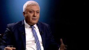 tuncay-ozkan-canli-yayinda-paylasti-iste-chpnin-bakan-olmasini-istedigi-3-isim-r5uCvBsl.jpg