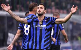 Hakan Çalhanoğlu, 14 Yıl Sonra Şampiyonlar Ligi’nde Frikik Golü Attı: Inter, Kızılyıldız’ı 4-0 Yendi!