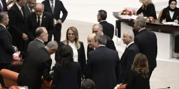 6776477e419af835__w1200xh654