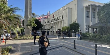 istanbul-merkezli-3-ayri-yolsuzluk-sorusturmasinda-15-supheliden-13u-gozaltina-alindi