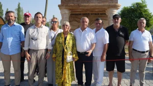 olen-oglu-adina-yaptirdigi-hayratin-acilisina-katilan-safiye-soyman-gozyaslarini-tutamadi-dlu1