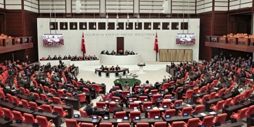 tbmm-de-kabul-edildi-emekli-zammi-ve-cok-sayida-duzenleme-yururlukte