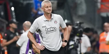 besiktasli-taraftarlarin-bir-kismi-ole-gunnar-solskjaeri-islikladi