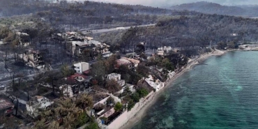 canakkale-guzelyalidaki-yanginda-villalar-kul-oldu-poster