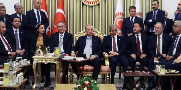 gelecek-partisi-erdogan-davutoglu-fotografina-aciklama