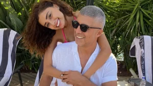 ozcan-denizden-ailesine-olay-gonderme-esi-paylasti-unlu-sarkici-bakin-nasil-yanitladi-y8cg