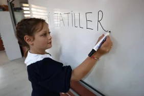 ara-tatilin-10-kasima-denk-gelmesi-tepki-cekti-mebden-aciklama-geldi-vuvh_cover